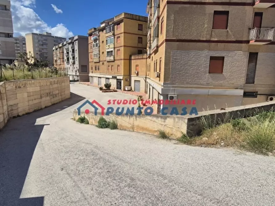 Immagine 19 di Negozio in vendita  a Erice