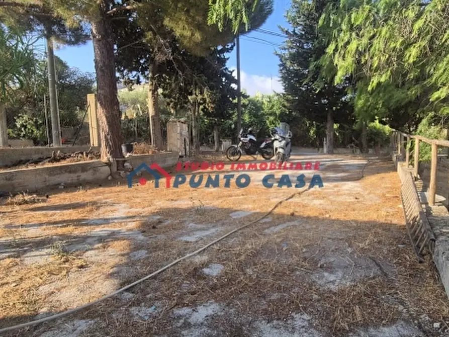 Immagine 17 di Magazzino in vendita  a Erice