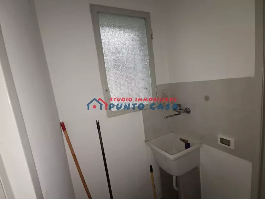 Immagine 22 di Negozio in affitto  in Via Firenze a Erice