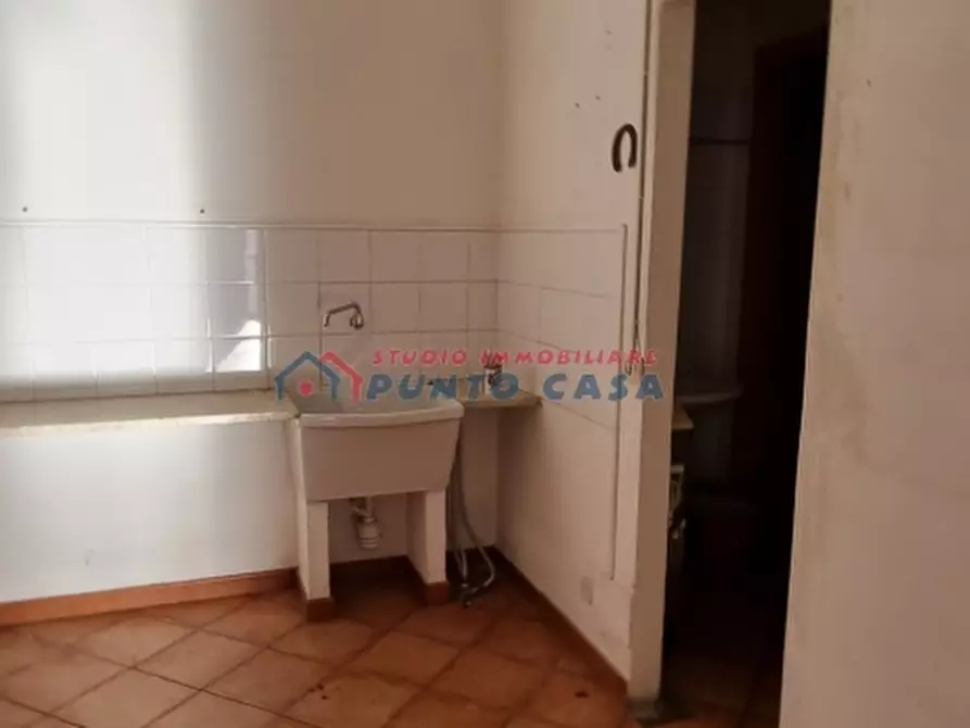 Immagine 15 di Negozio in vendita  in Via Trapani a Valderice