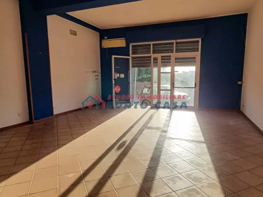 Immagine 21 di Negozio in vendita  in Via Trapani a Valderice