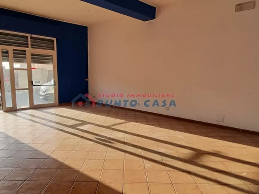 Immagine 22 di Negozio in vendita  in Via Trapani a Valderice