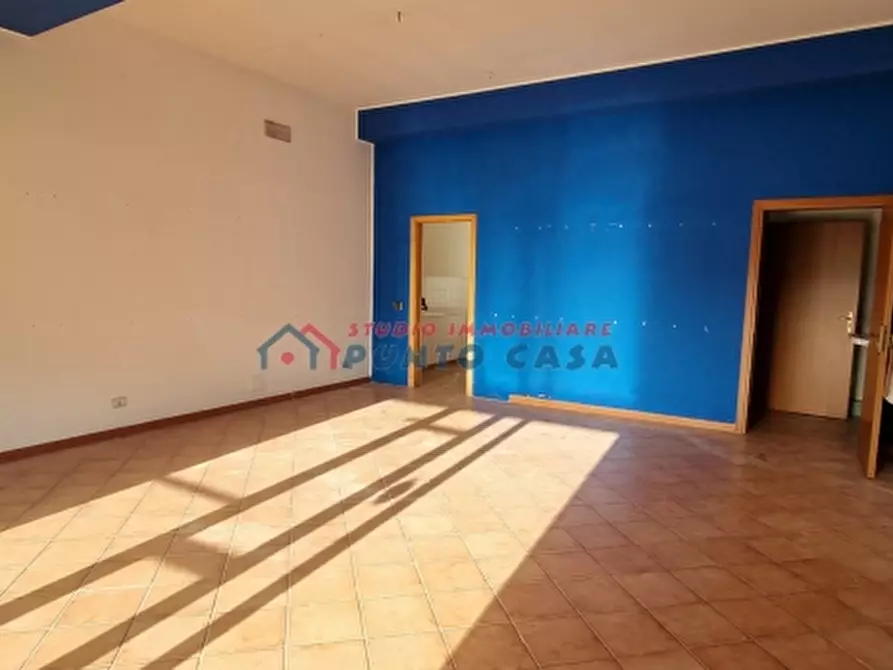 Immagine 5 di Negozio in vendita  in Via Trapani a Valderice