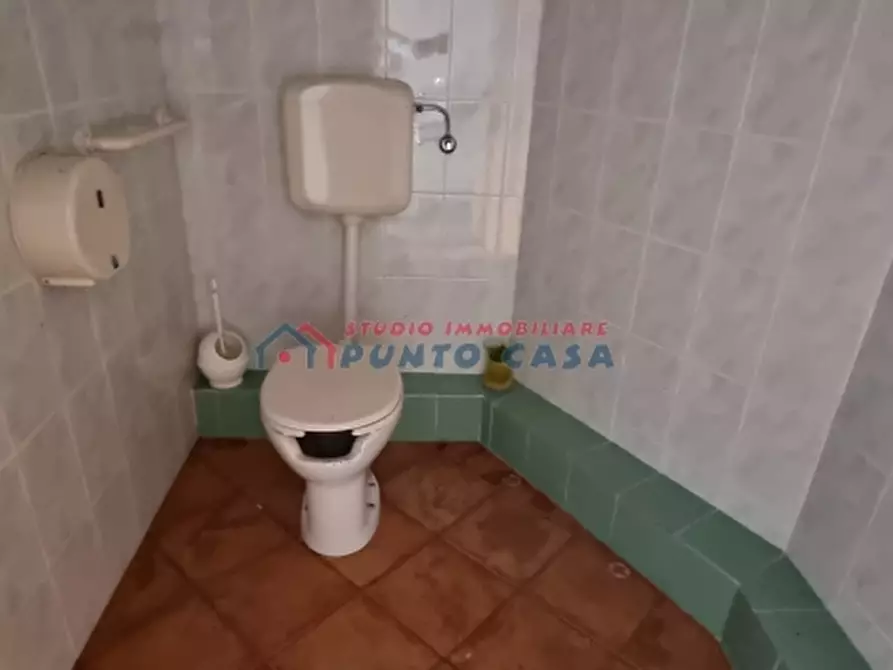 Immagine 9 di Negozio in vendita  in Via Trapani a Valderice