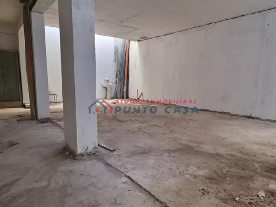 Immagine 10 di Negozio in vendita  a Trapani
