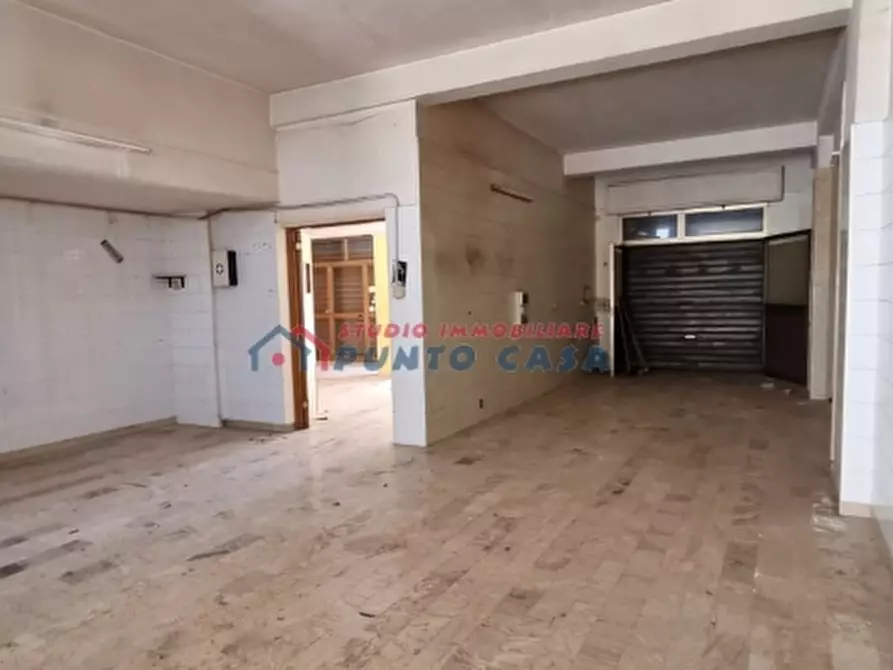 Immagine 12 di Negozio in vendita  a Trapani