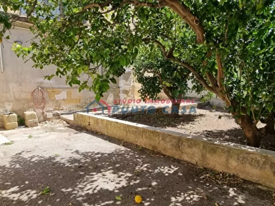 Immagine 19 di Negozio in vendita  a Trapani