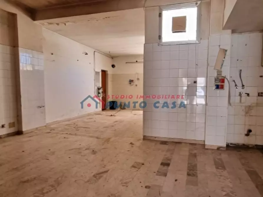 Immagine 7 di Negozio in vendita  a Trapani