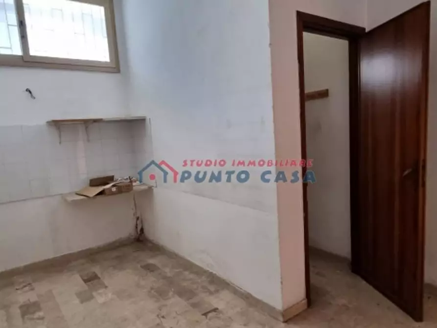 Immagine 10 di Negozio in vendita  a Trapani