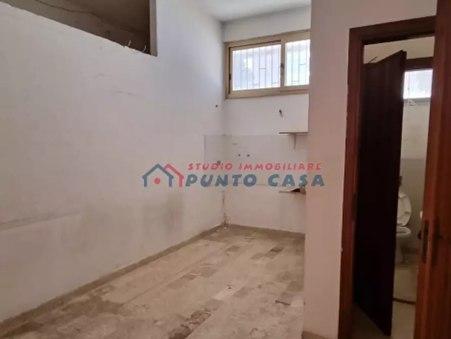 Immagine 11 di Negozio in vendita  a Trapani