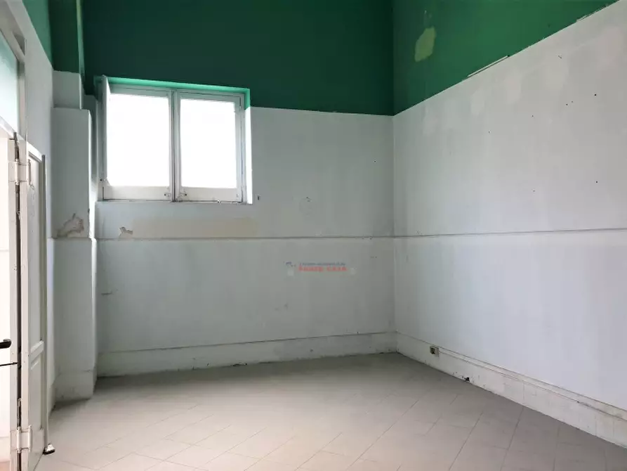 Immagine 13 di Negozio in vendita  a Trapani