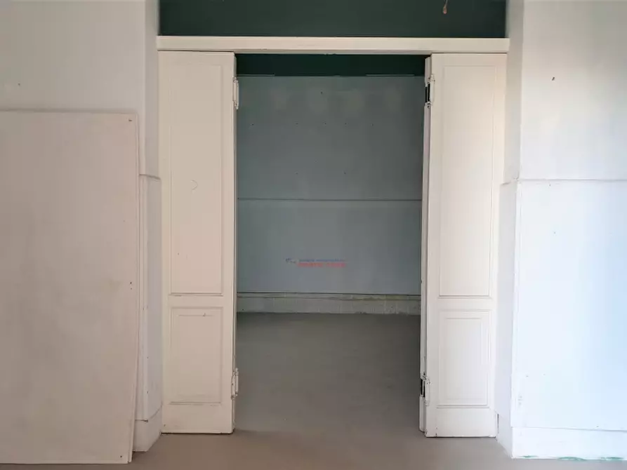 Immagine 9 di Negozio in vendita  a Trapani