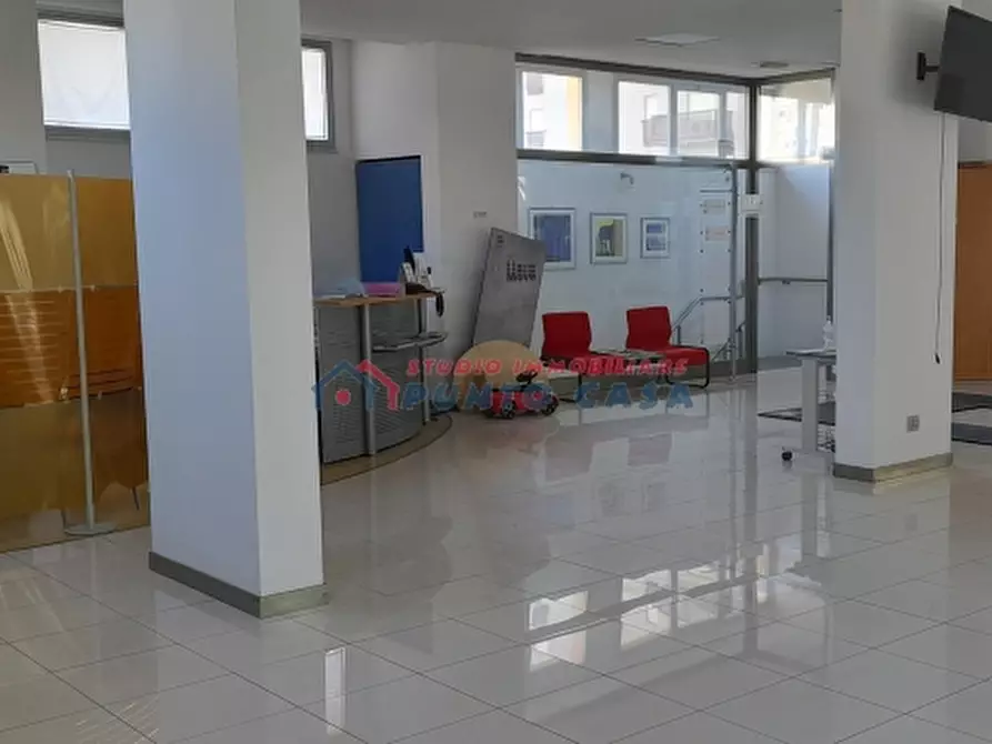 Immagine 2 di Negozio in vendita  a Trapani