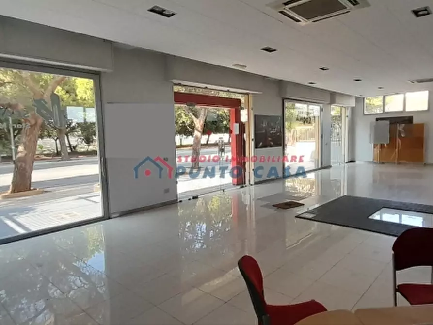 Immagine 2 di Negozio in vendita  a Trapani