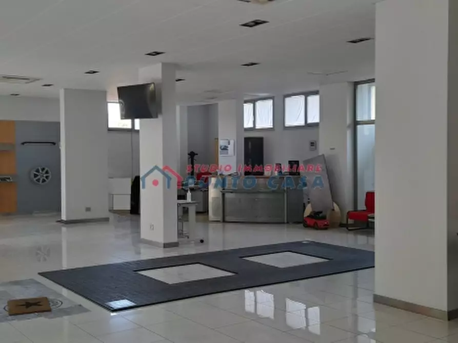 Immagine 3 di Negozio in vendita  a Trapani