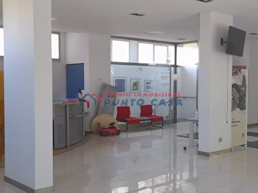 Immagine 4 di Negozio in vendita  a Trapani