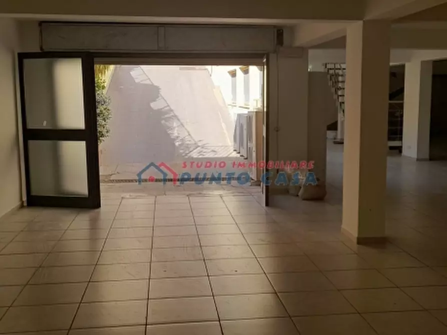 Immagine 12 di Magazzino in vendita  a Trapani