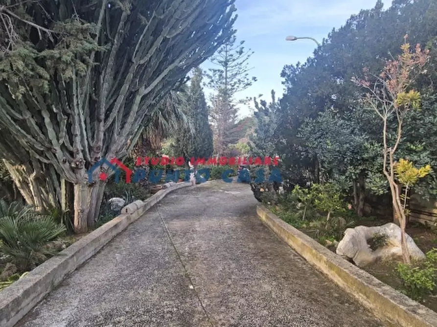 Immagine 30 di Villa in vendita  a Valderice