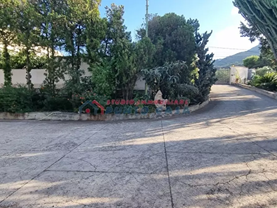 Immagine 21 di Villa in vendita  a Valderice