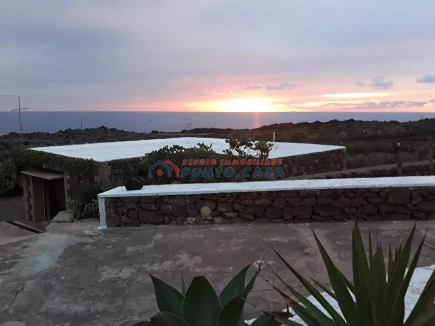 Immagine 2 di Villa in vendita  a Pantelleria