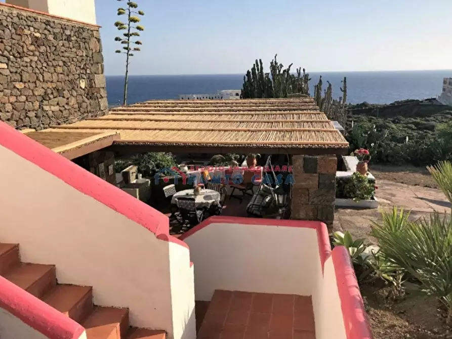 Immagine 4 di Villa in vendita  a Pantelleria