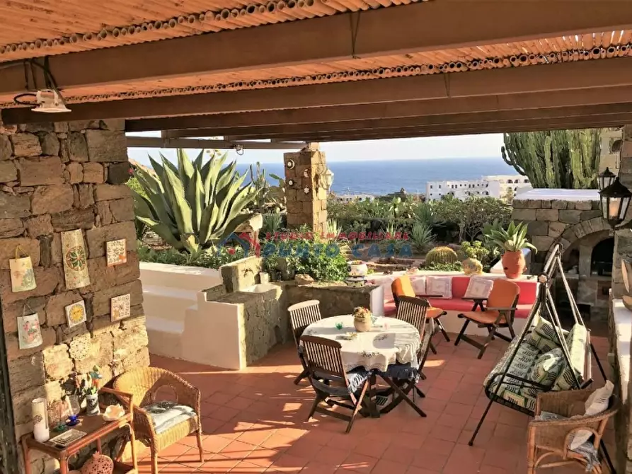 Immagine 5 di Villa in vendita  a Pantelleria