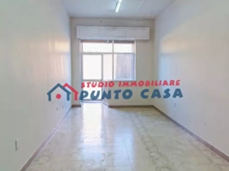 Immagine 11 di Negozio in vendita  a Trapani