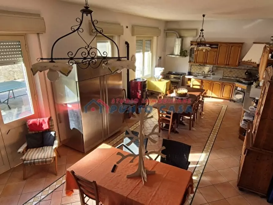 Immagine 1 di Villa in vendita  a Valderice