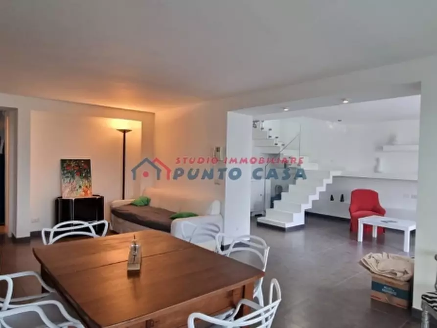 Immagine 1 di Villa in affitto  a Valderice