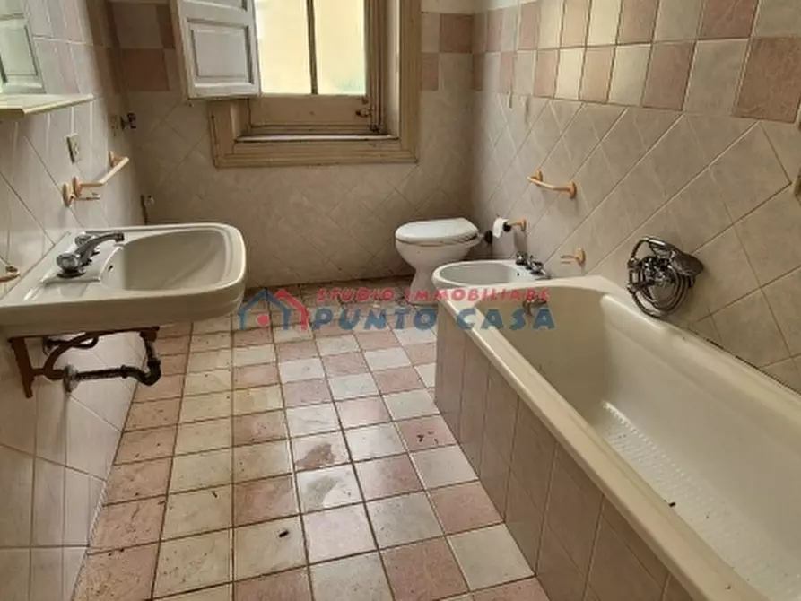 Immagine 22 di Palazzo in vendita  in Via Colonnello Romey a Trapani