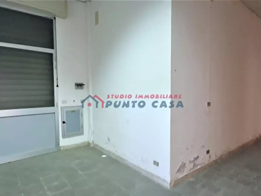 Immagine 9 di Negozio in affitto  in Via Tunisi a Trapani