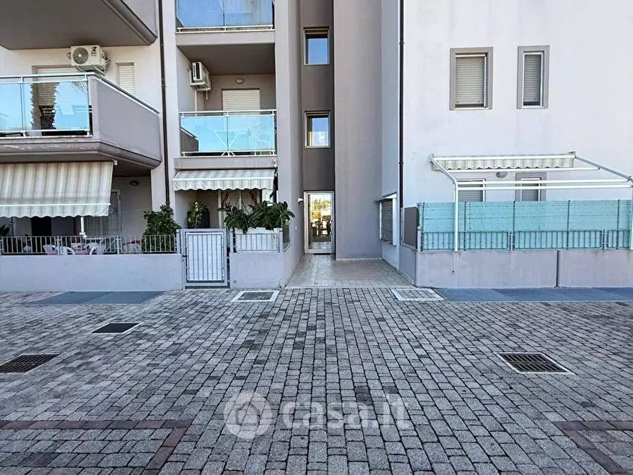 Immagine 2 di Appartamento in vendita  in Via Carlo Alberto Dalla Chiesa 10 a Alba Adriatica