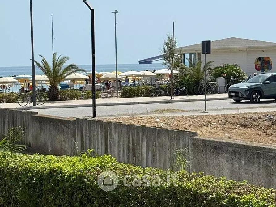 Immagine 2 di Appartamento in vendita  in Lungomare Italia 34 a Martinsicuro