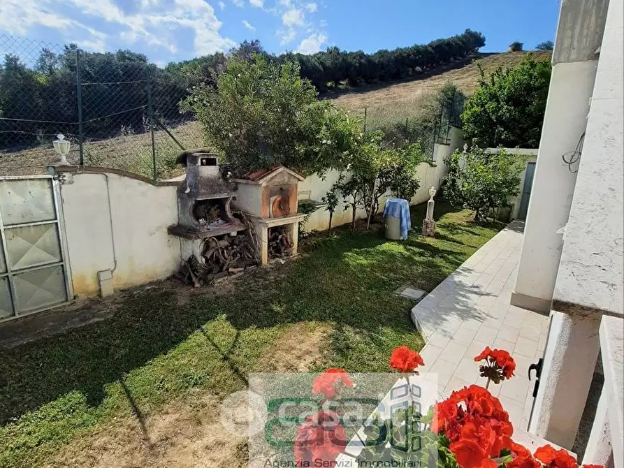 Immagine 11 di Villa in vendita  a Tortoreto