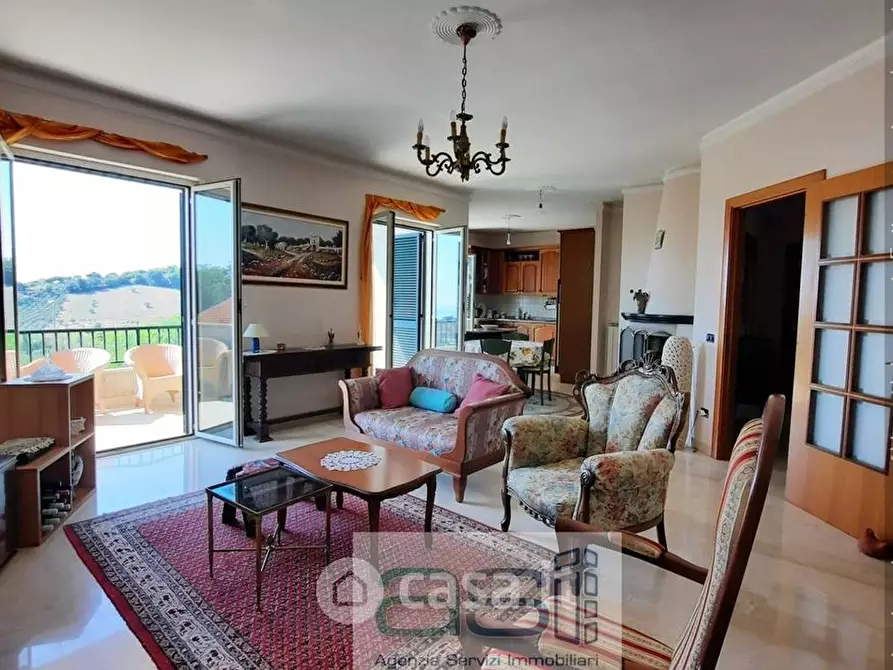 Immagine 2 di Villa in vendita  a Tortoreto