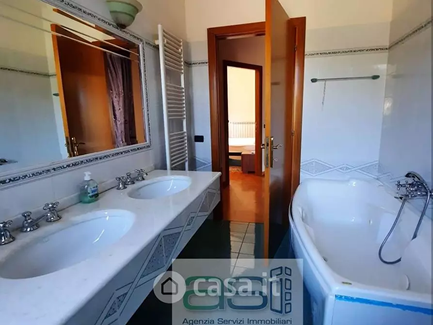 Immagine 22 di Villa in vendita  a Tortoreto