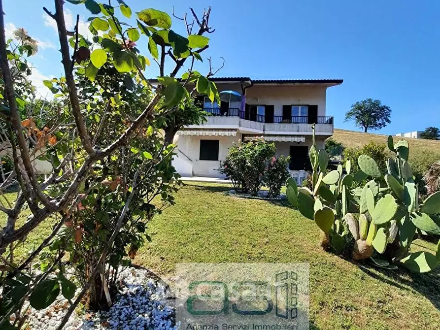 Immagine 30 di Villa in vendita  a Tortoreto