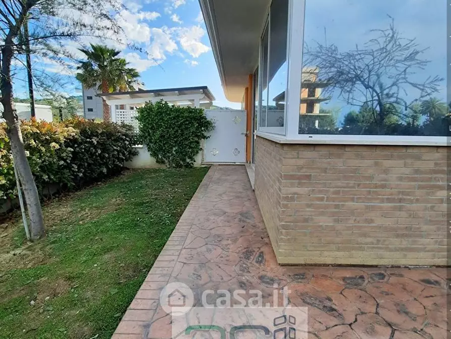 Immagine 19 di Appartamento in vendita  in Lungomare Zara a Giulianova