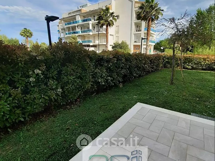 Immagine 22 di Appartamento in vendita  in Lungomare Zara a Giulianova