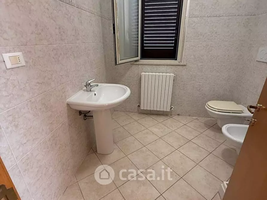 Immagine 9 di Appartamento in vendita  in Via Ugo Foscolo a Corropoli