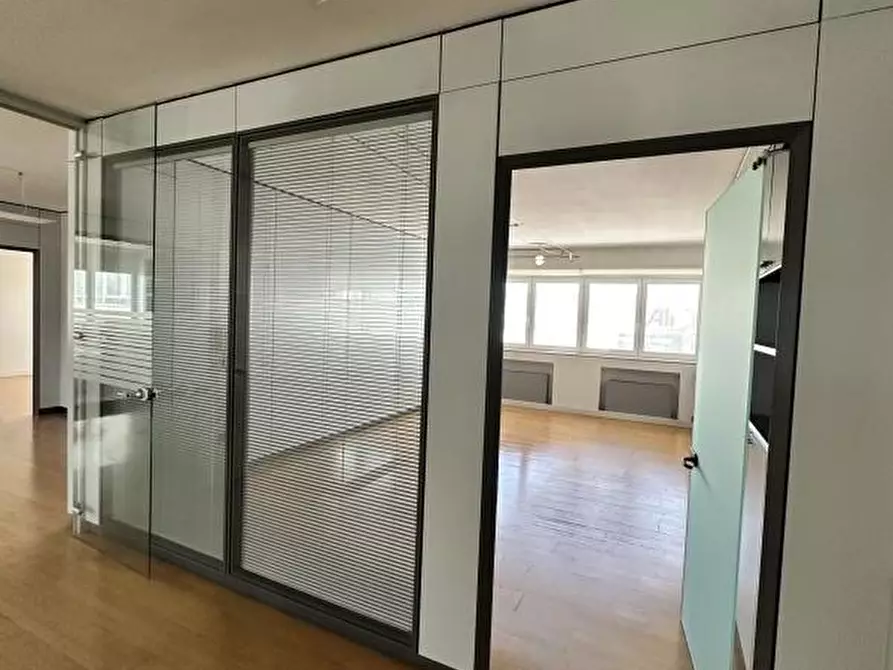 Immagine 10 di Ufficio in affitto  in CANDIANI a Venezia