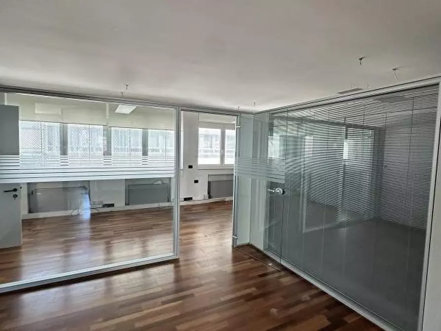 Immagine 12 di Ufficio in affitto  in CANDIANI a Venezia