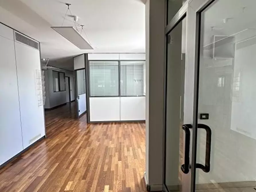 Immagine 16 di Ufficio in affitto  in CANDIANI a Venezia