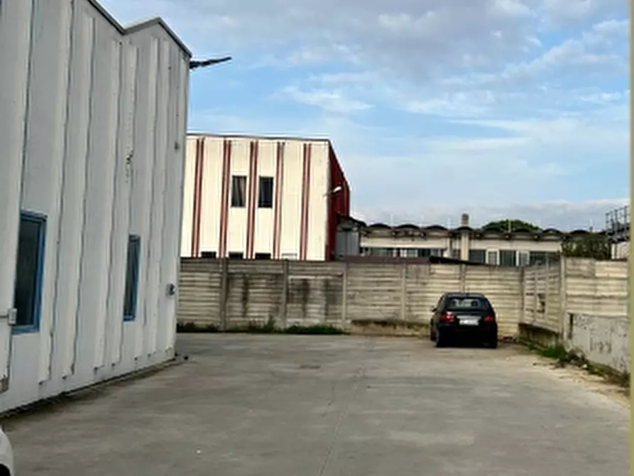 Immagine 1 di Capannone industriale in affitto  in VIA ASSEGGIANO a Venezia