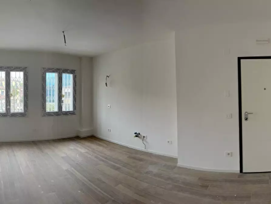 Immagine 6 di Appartamento in vendita  in VIA POERIO a Venezia