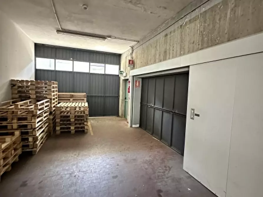 Immagine 5 di Capannone industriale in vendita  in VIA TORINO a Venezia