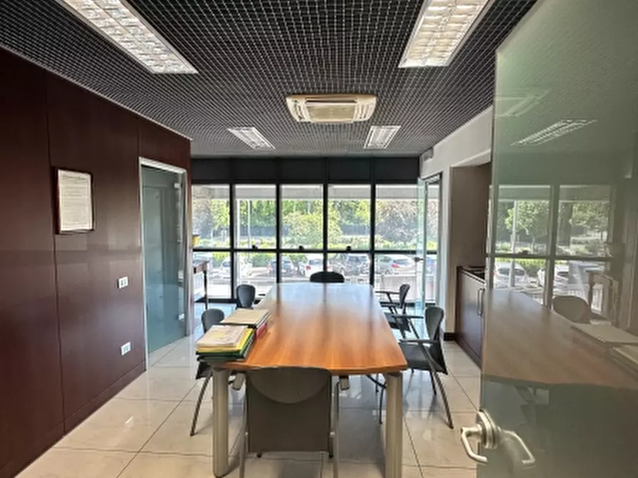 Immagine 1 di Capannone industriale in vendita  in VIA TORINO a Venezia