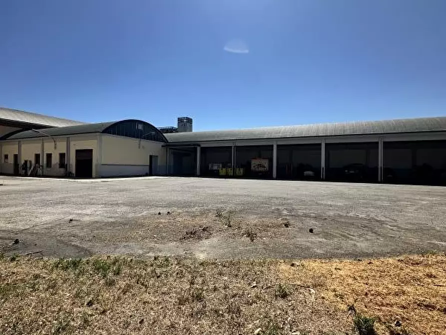 Immagine 8 di Capannone industriale in affitto  in VIA G. GOZZI a Venezia