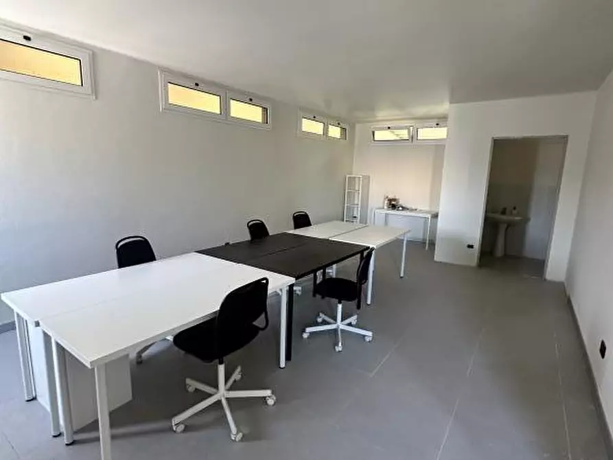 Immagine 2 di Capannone industriale in vendita  in VIA PRALUNGA a Meolo