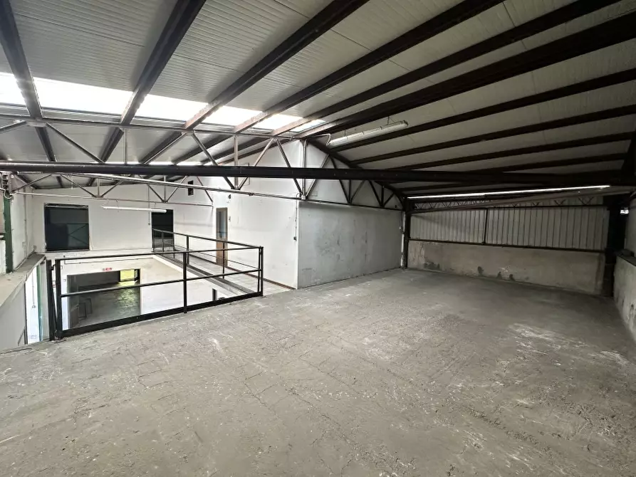 Immagine 11 di Capannone industriale in affitto  in VIA COLETTI a Venezia